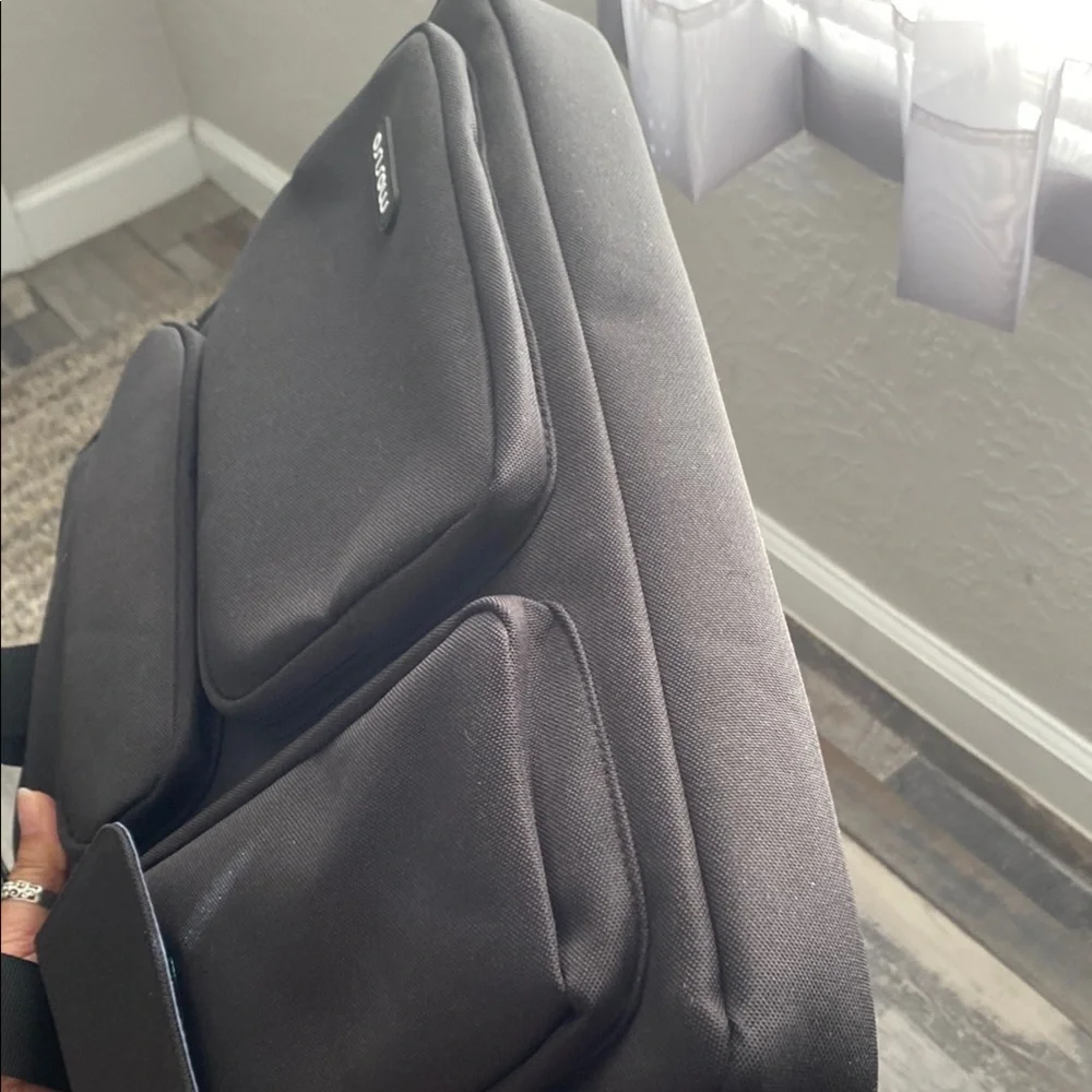 Black Laptop Bag with Durable Material and Professional Design